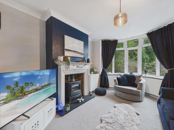 4 bed Semi-Detached to rent Image 10