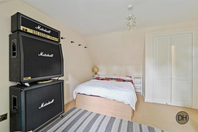 Bedroom+