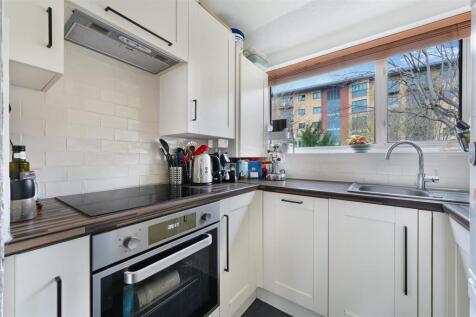 Runnymede, Colliers Wood