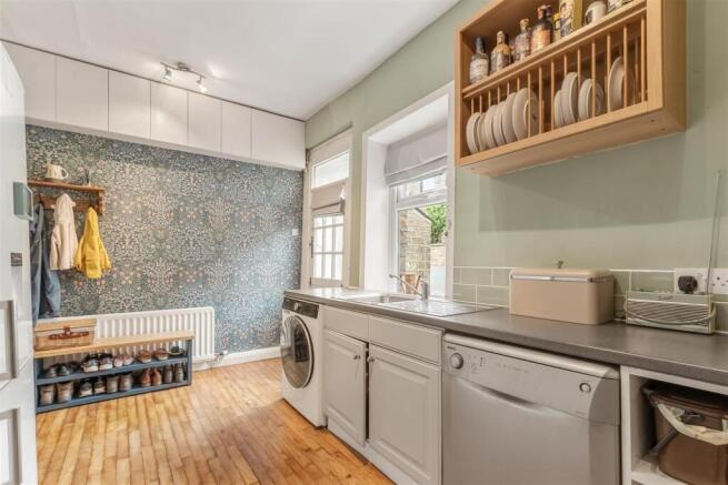 2 bed Terraced for sale Image 7