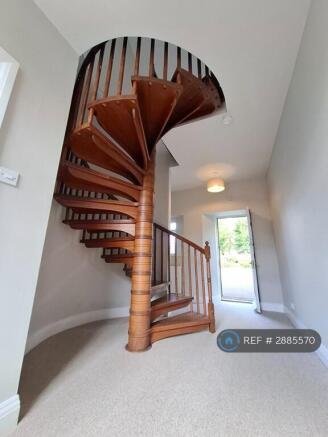 3 bed Semi-Detached to rent Image 6
