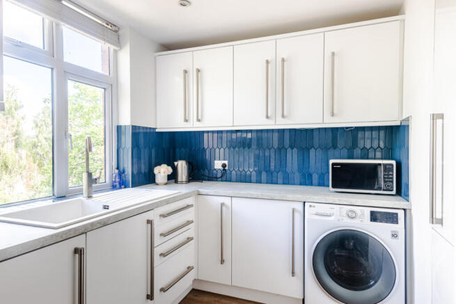 6 bed Semi-Detached for sale Image 10
