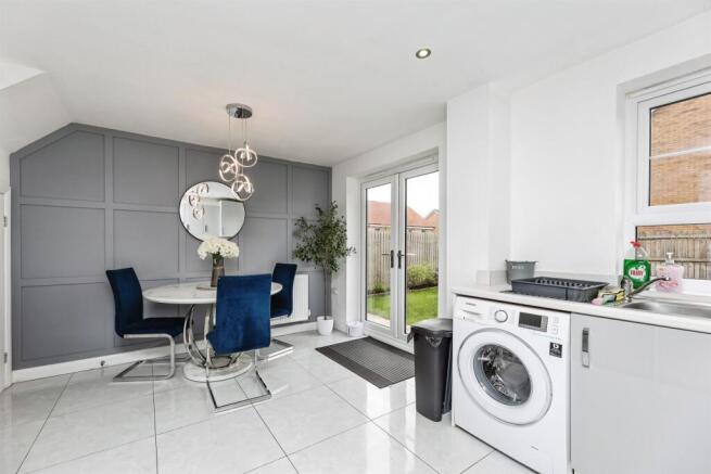 Crown Avenue, East Ardsley, Wakefield photo 4
