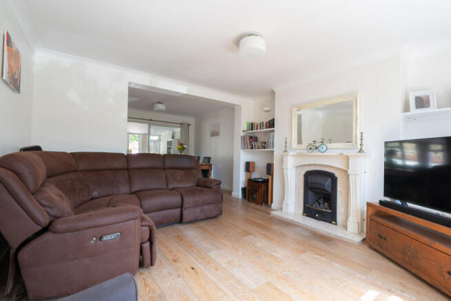Lounge/ Dining Room
