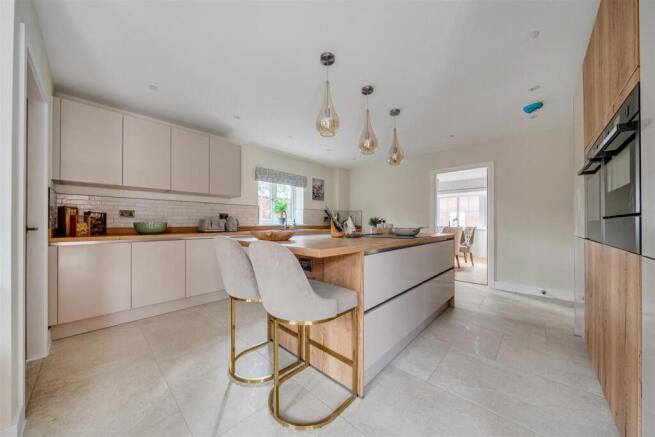kitchen 1.jpg