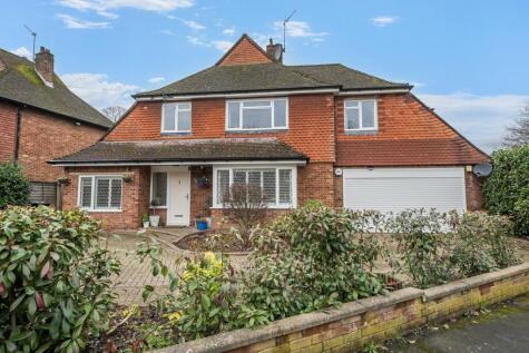 Lovelace Drive, Pyrford, Surrey, GU22