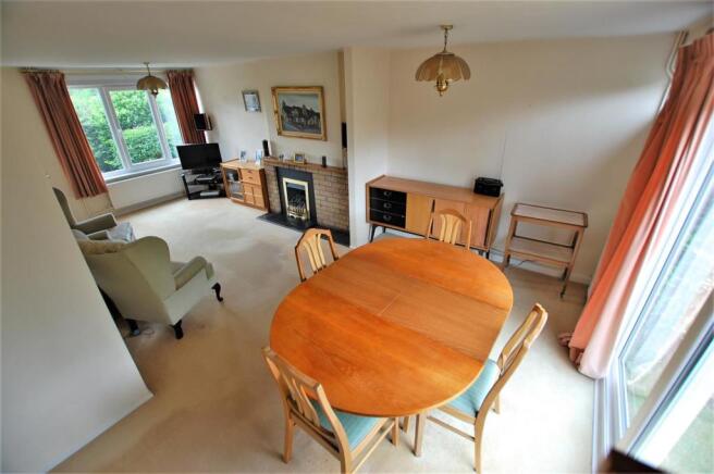 Dining/lounge