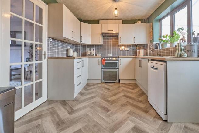 Fitted Dining Kitchen to Rear