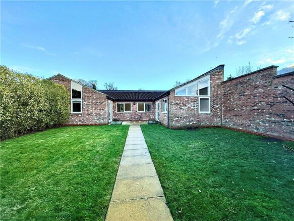 3 bed Bungalow to rent Image 11