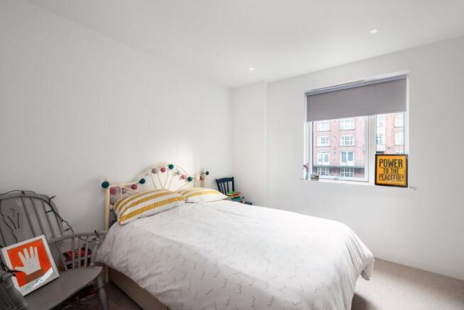 2 bed Flat for sale Image 5