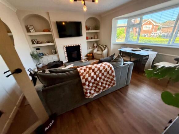 2 bed Flat for sale Image 8