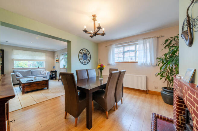 1439322-2-69d7dc0...