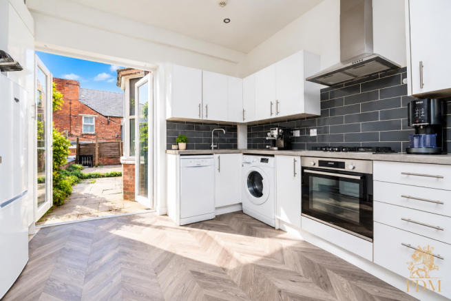 15 Rothesay Avenue (5 of 25).png
