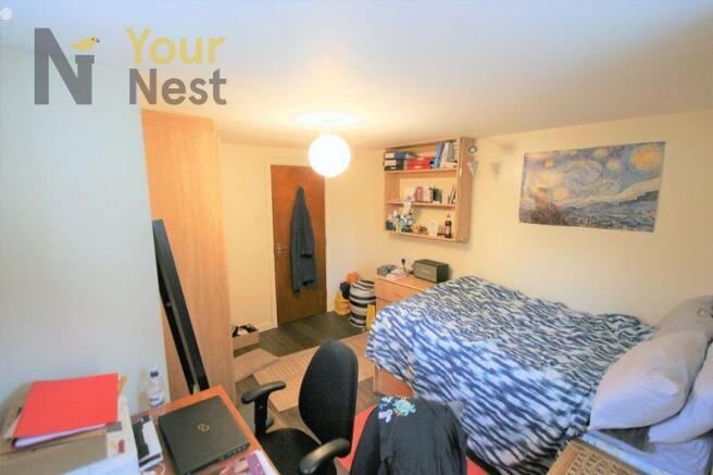 4 bed Ground Flat to rent Image 10