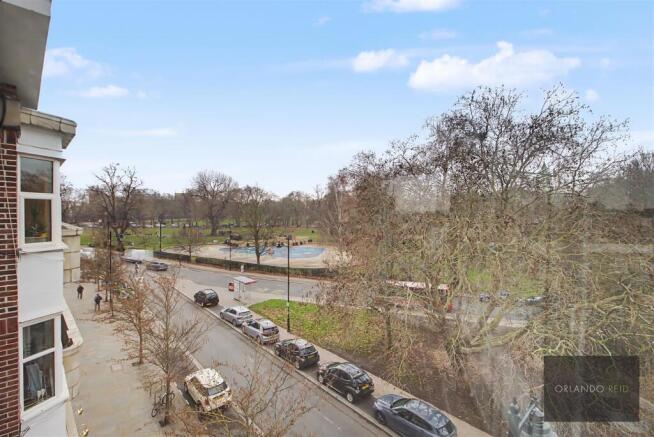 Flat 15, Windsor Court SW4 0JF-4.jpg