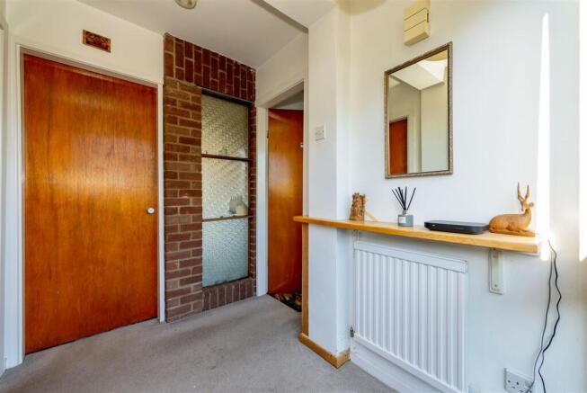 Entrance SAPL3977-20251130-DxO_DeepPRIME XD2s.jpg