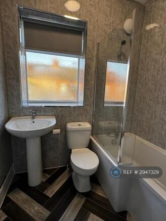 2 bed Terraced to rent Image 10