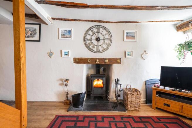 Ivy Cottages Fireplace.jpg