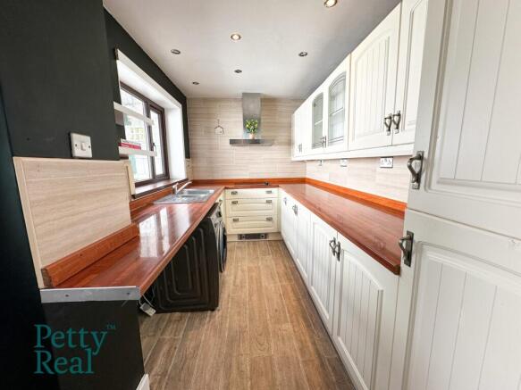 2 bed Terraced for sale Image 4