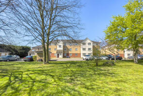 51, Sherriff Close, Esher KT10 8AT