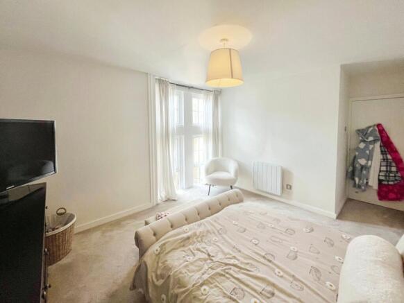 2 bed Apartment for sale Image 9