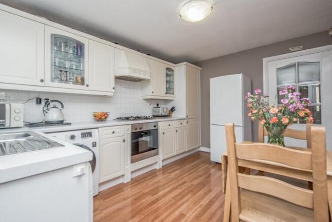 4 bed Detached for sale Image 4