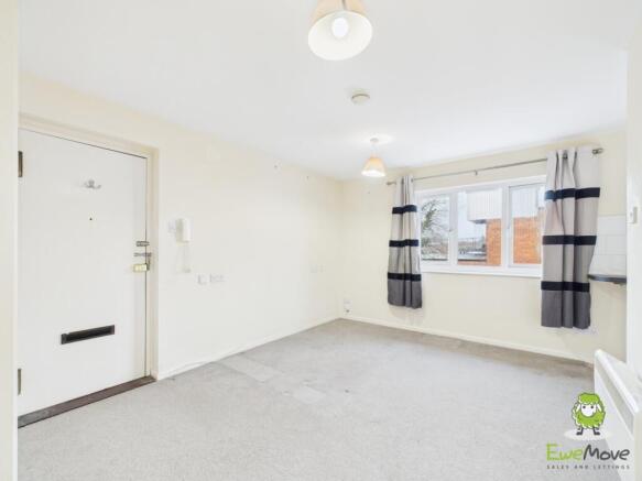 EweMove Basingstoke Flaxfield Court Living Area