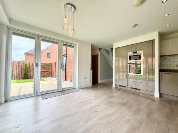 4 bed Detached for sale Image 4