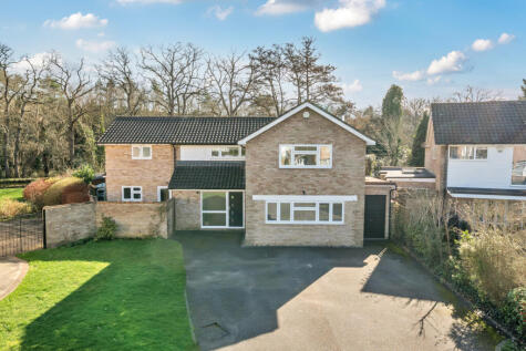 Gorselands Close, West Byfleet, KT14