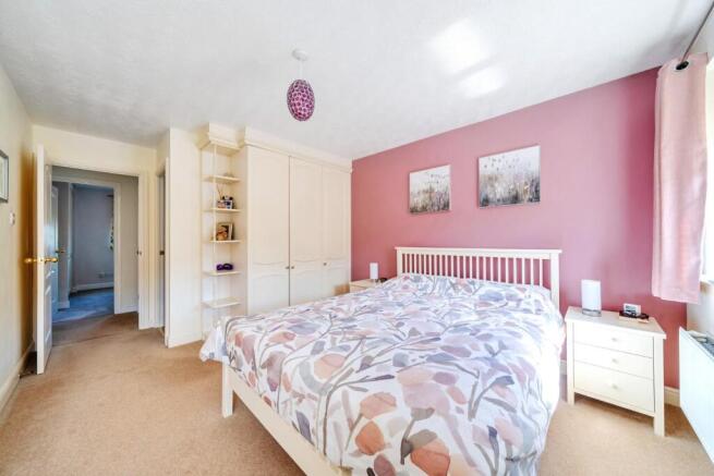 4 bed Detached for sale Image 9