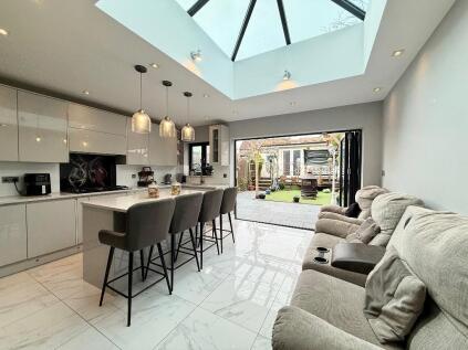 Crawley Green Road, Round Green, Luton, Bedfordshire, LU2 0QL