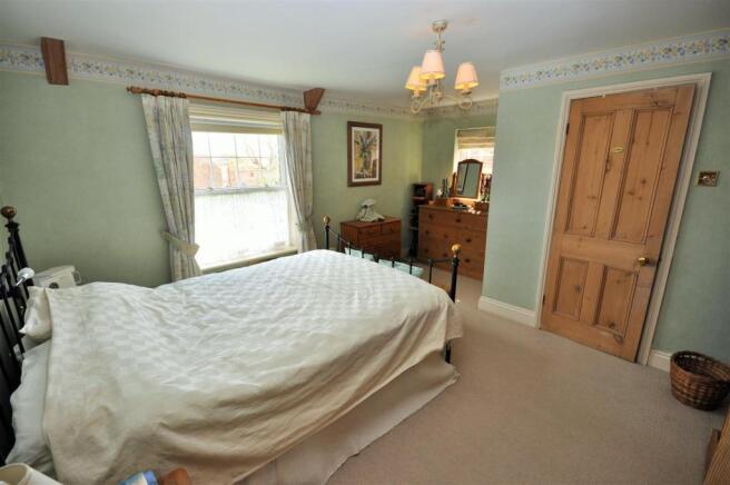 BEDROOM 2