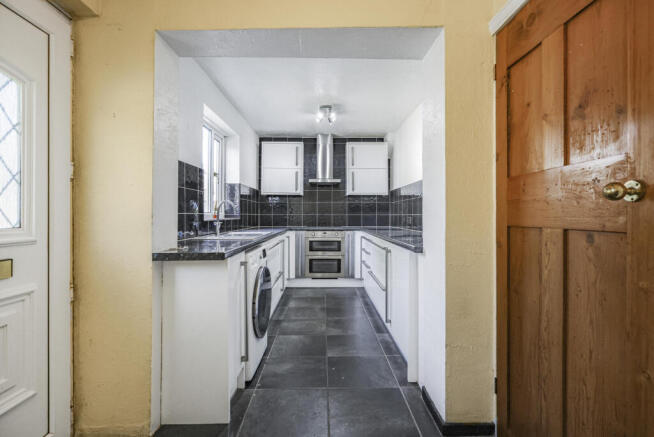 3 bed Semi-Detached for sale Image 3