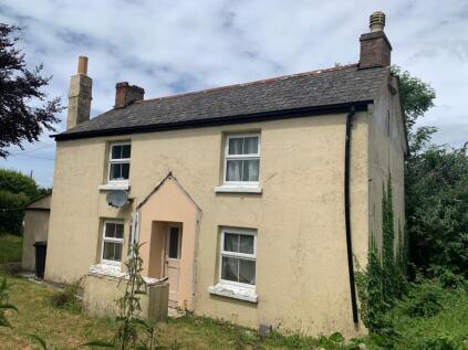 Garras, Two/three bedroom character property requiring comprehensive refurbishment