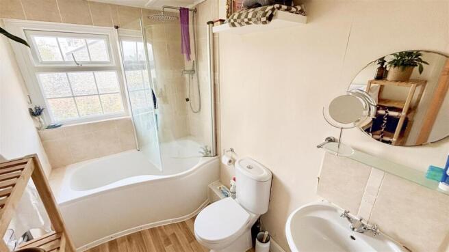 8-bathroom.jpg