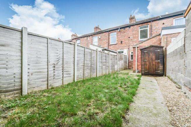2 bed Terraced to rent Image 9
