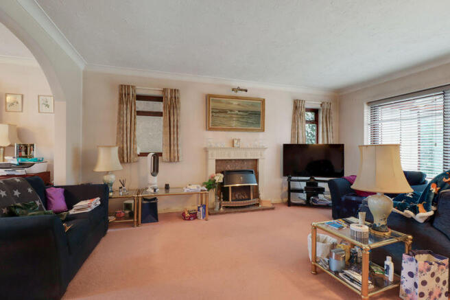 Edward Road, Windlesham photo 4