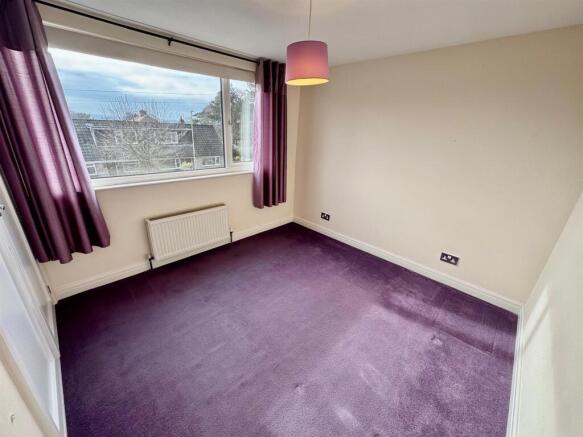 5 bed Semi-Detached for sale Image 9