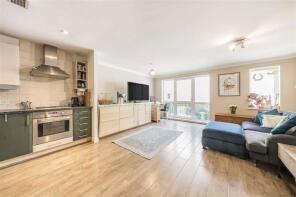 Flat 6, Mercer Court, Candle Street, London E1 4SF