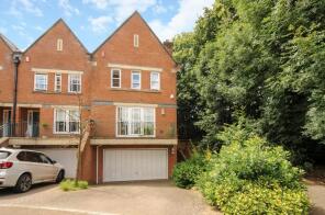 4, Chapel Square, Virginia Water GU25 4SZ