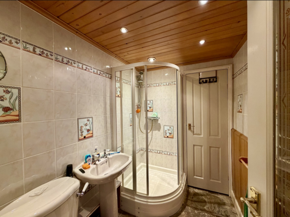 4 bed Barn Conversion for sale Image 7