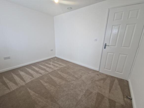 3 bed House to rent Image 9