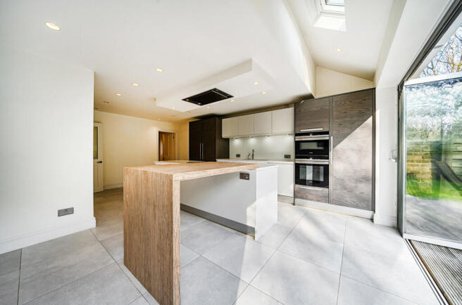 1425055-19-69aeeb...