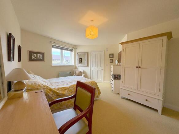 2 bed Flat for sale Image 7