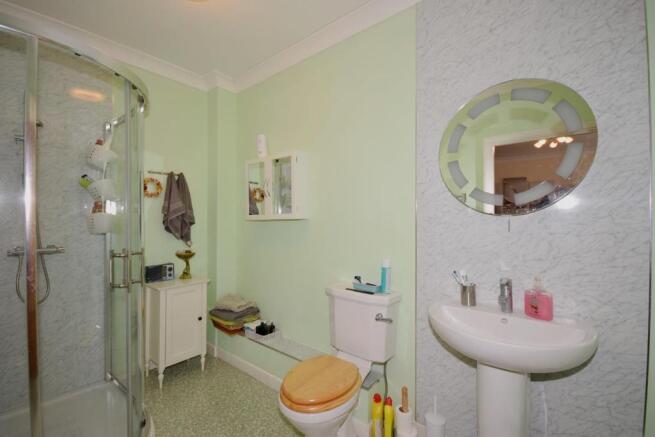 SHOWER ROOM.jpg