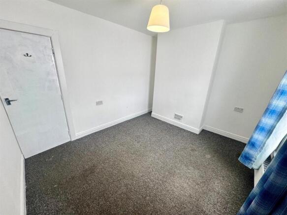 3 bed Terraced for sale Image 8