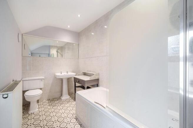 4 bed Terraced for sale Image 8