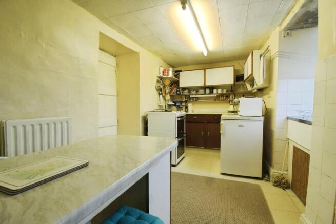 4 bed Terraced for sale Image 5