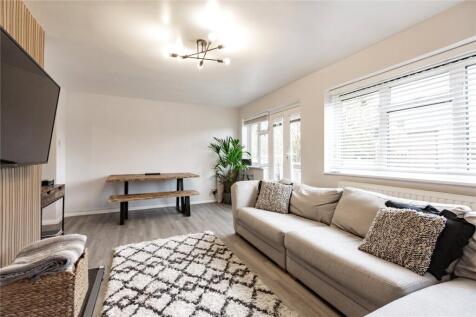 Wood Lane, Hornchurch, RM12