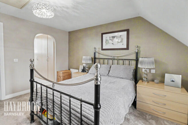 3 bed Semi-Detached for sale Image 12